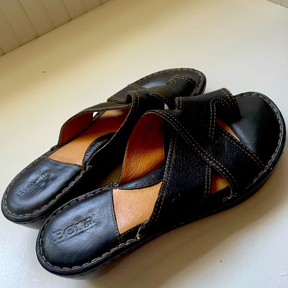 Born womens black size 9 sandal new without box